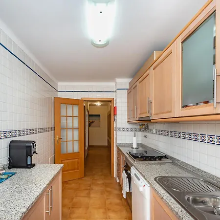 The Canadians Escape ~ Relaxing Portugal