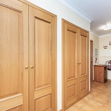 The Canadians Escape ~ Relaxing Portugal Portimão