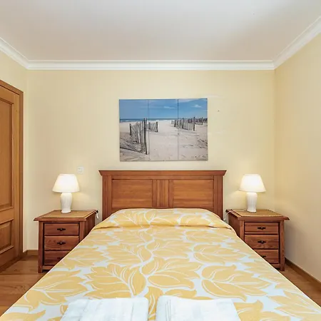 The Canadians Escape ~ Relaxing Portugal * פורטימאו